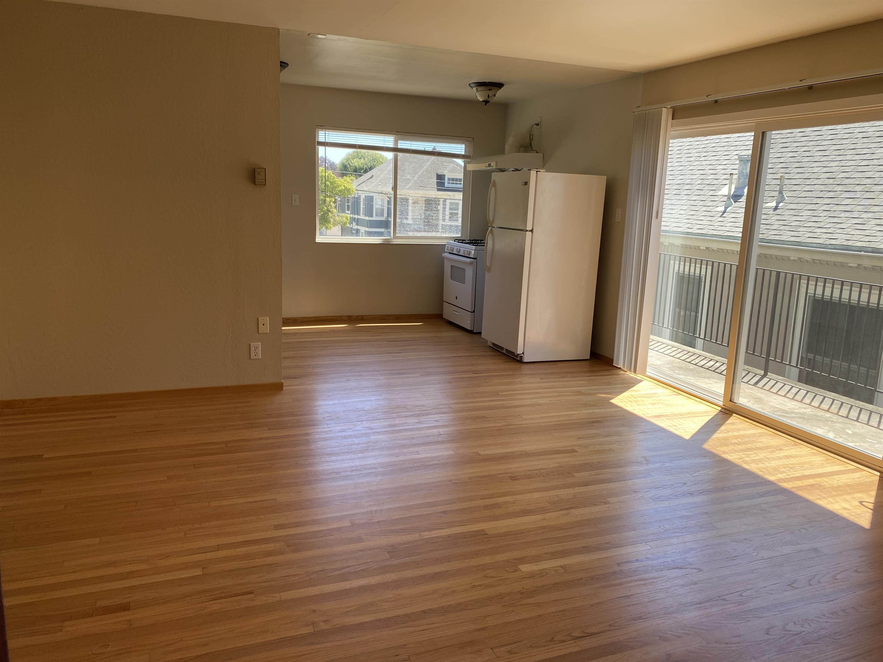 1933 Stuart Street - E